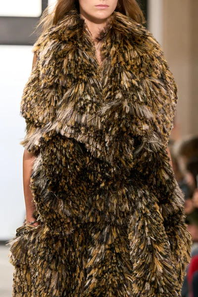 Look 25
